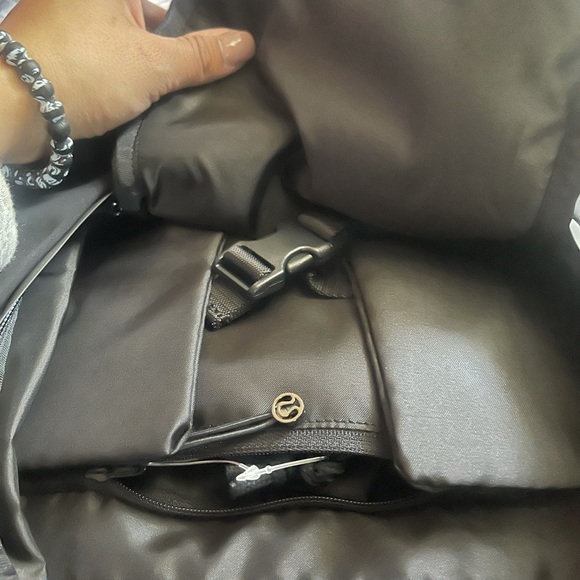 SOLD ✌🏽✌🏽 lululemon fast and free backpack - Picture 4 of 10